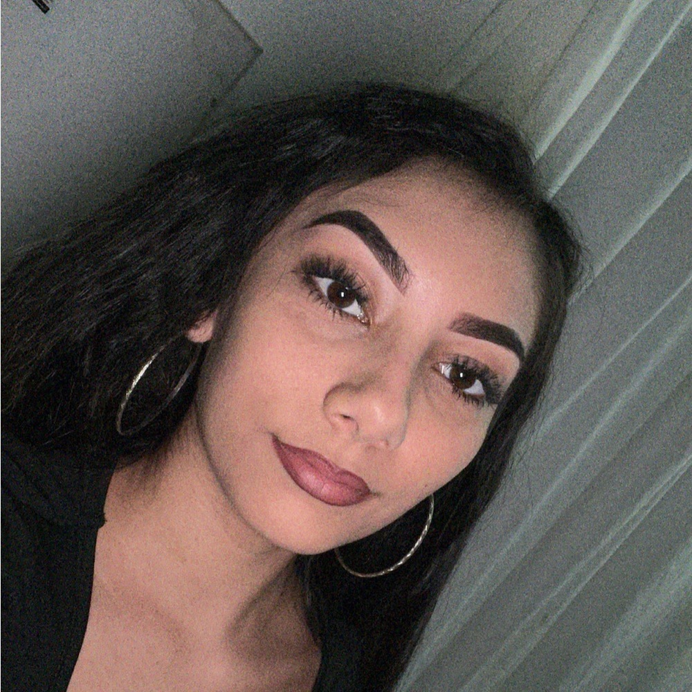 Meet your Posher, Cysha
